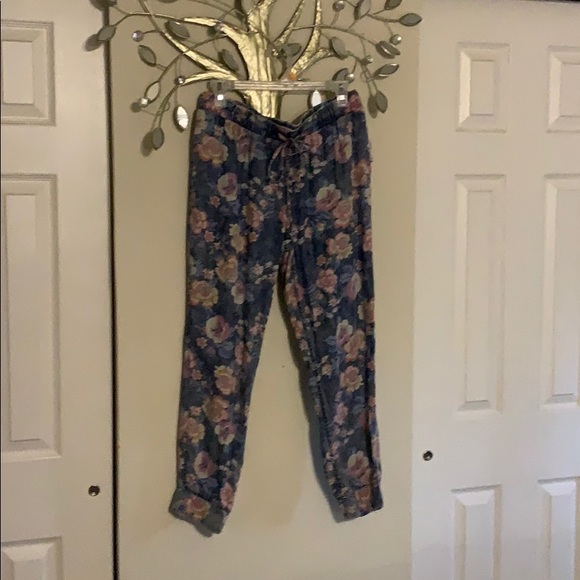 3/$25 Women’s pants NWT size 7/9 - Picture 7 of 8